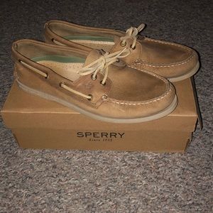 Sperry boat shoes